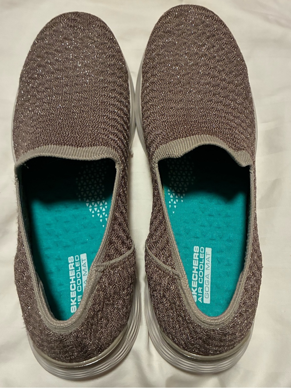 Sketchers Women’s Slip on Shoes in Sparkly Taupe Sz 10